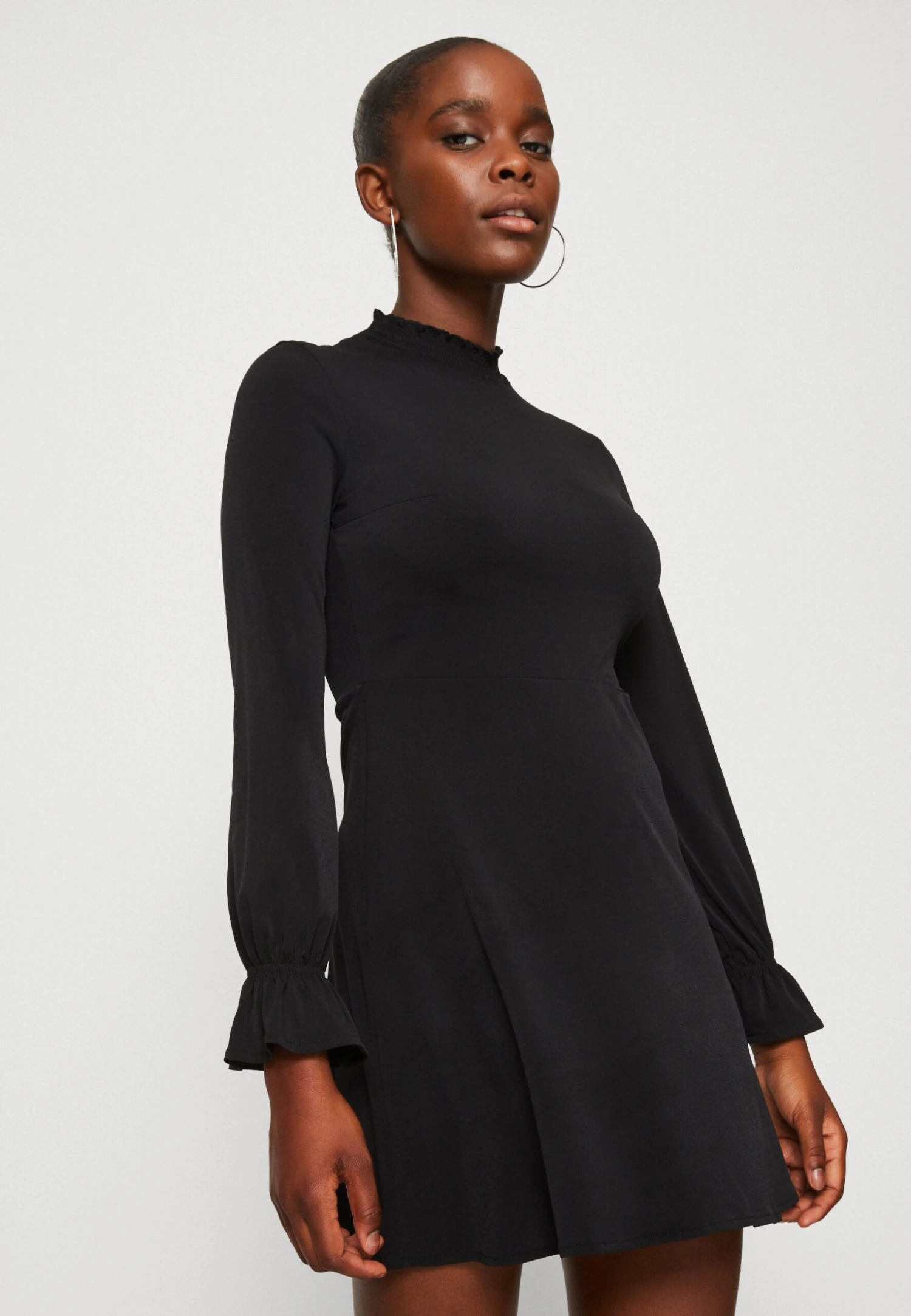 Even&Odd Rushed Neckline Flowy Long Sleeves - Jerseyjurk - Black - Afbeelding 4