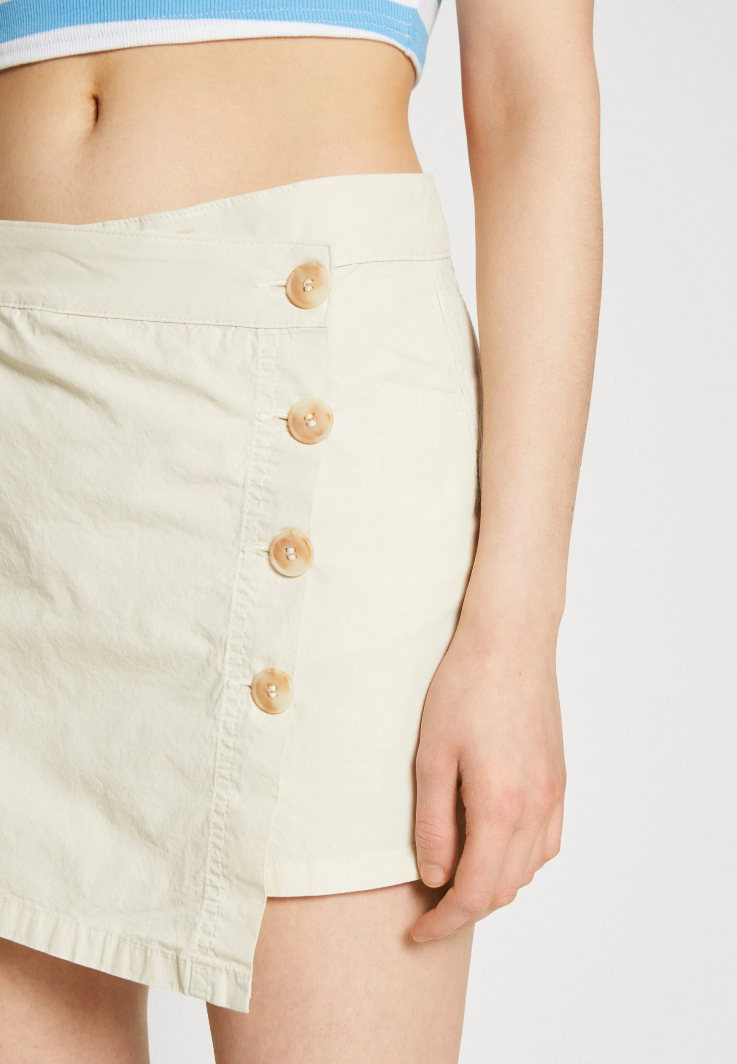Even&Odd Shorts - Off-White - Image 4